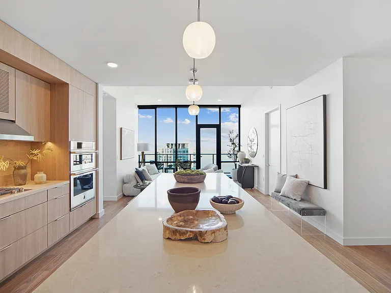 Shoootin-15-TheLindley-Penthouse-Kitchen-1