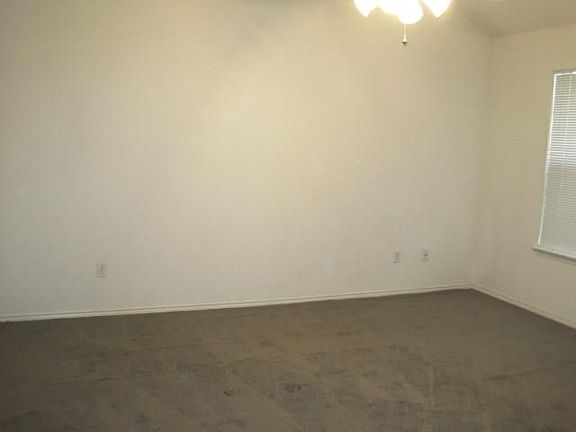 4th image of 1707 Stewart St