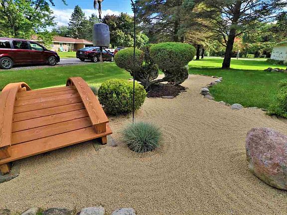 2nd image of 6379 Bristlecone Ln