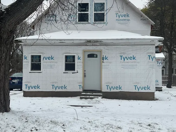 126 W Broadway St, Scottville, MI 49454