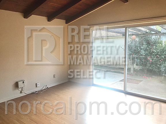 3rd image of 5297 Minerva Ave