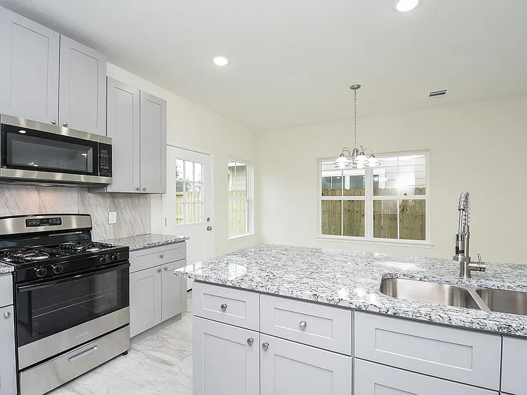 2807 Topiary Ln — Photo 14