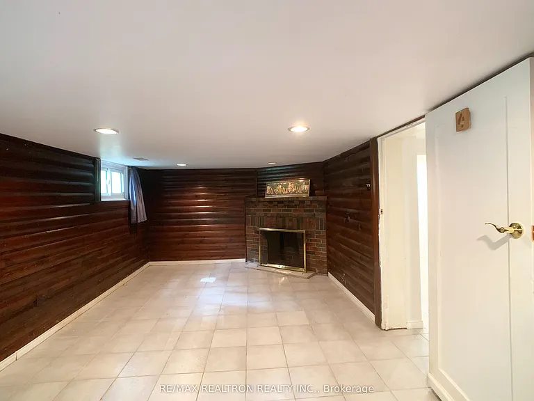 48 Mann Ave — Photo 18