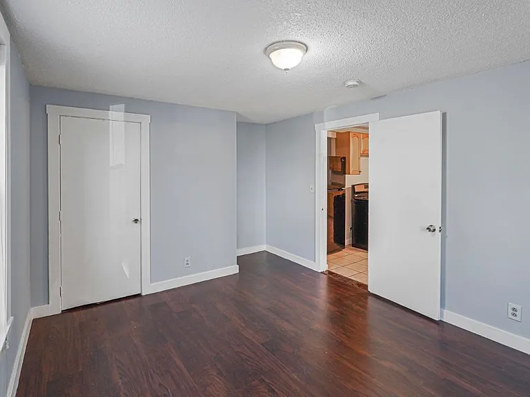 56 Devens St — Photo 11