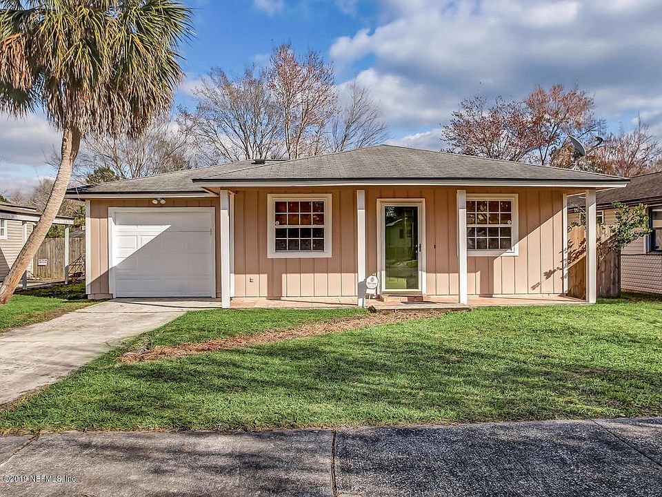 1st image of 7611 Club Duclay Dr