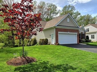 218 Chip Shot Ln #218, Oxford, CT 06478