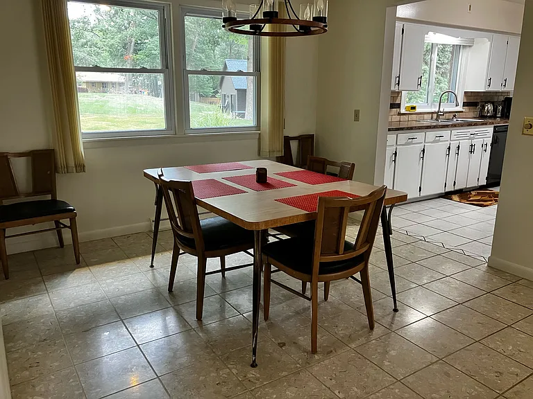 3031 Country Club Dr — Photo 8