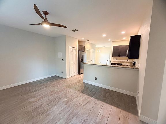 3rd image of 758 NE Hawks Ridge Way