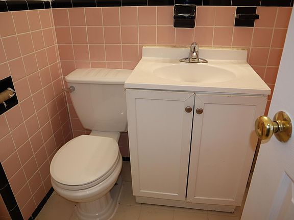 5th image of 1743 E 55th St #1