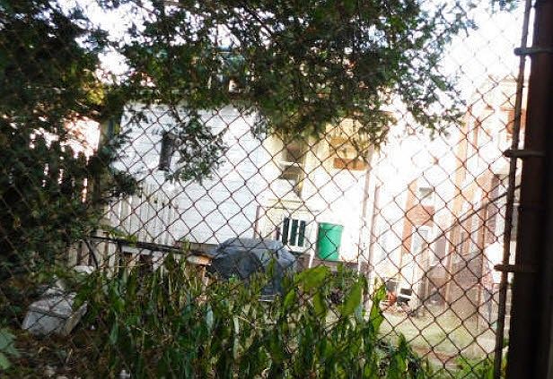 2nd image of 418 Windsor St