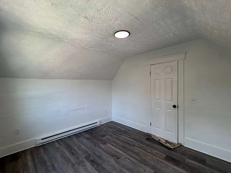 2132 W 100th St — Photo 28