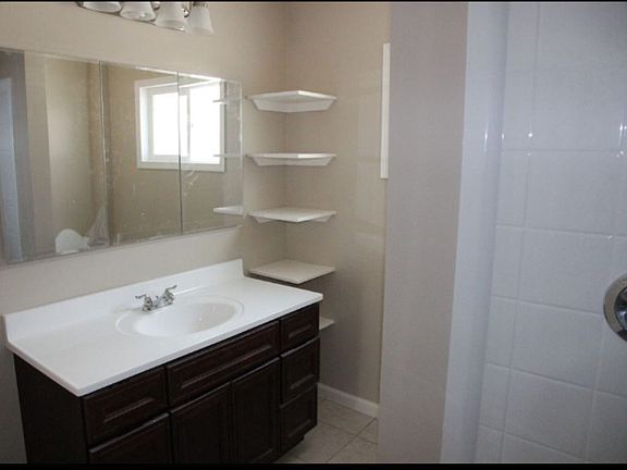 4th image of 2265 W Carson St APT A