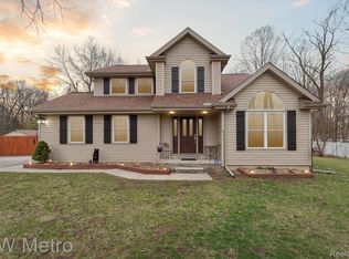 22825 Merriman Rd, New Boston, MI 48164