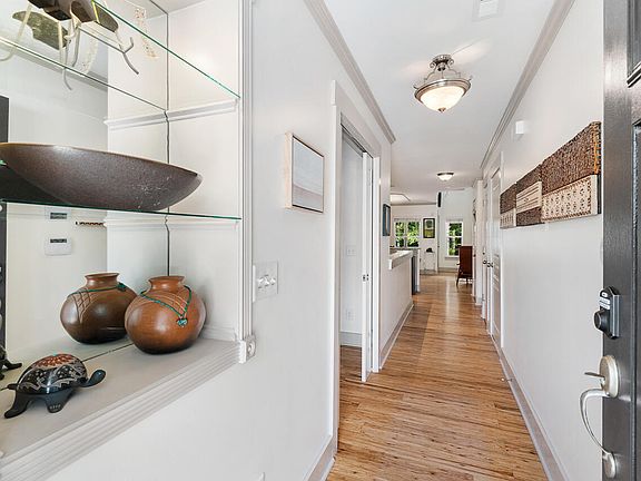 3rd image of 2303 Bartlett Cir