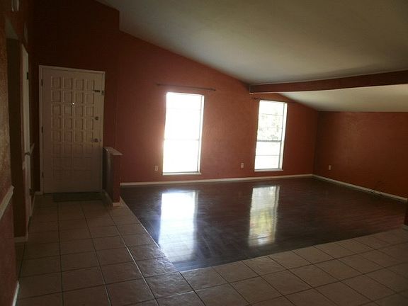 3rd image of 3625 Dumas Trl