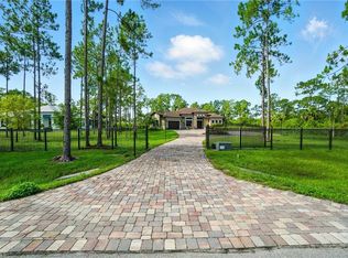 1912 Jung Blvd E, Naples, FL 34120