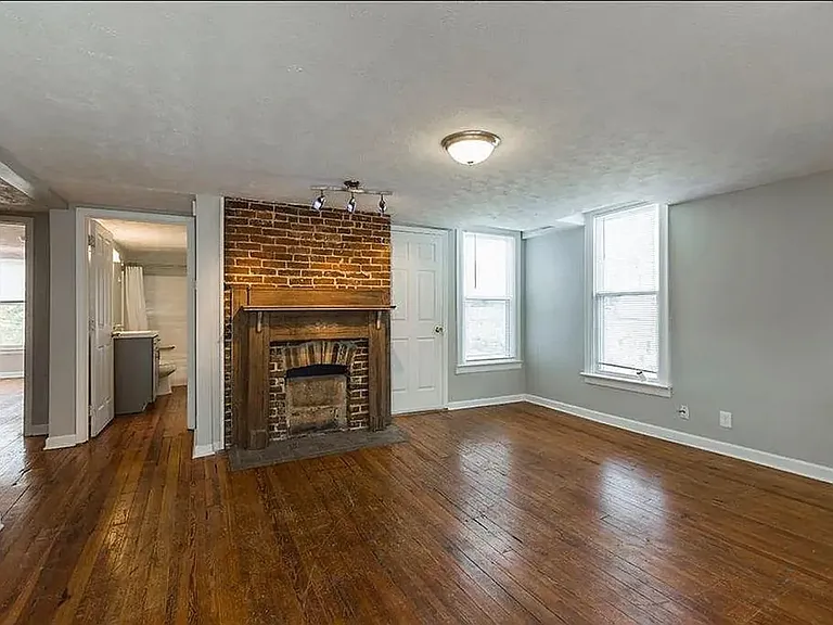 676 Headley Ave — Photo 12