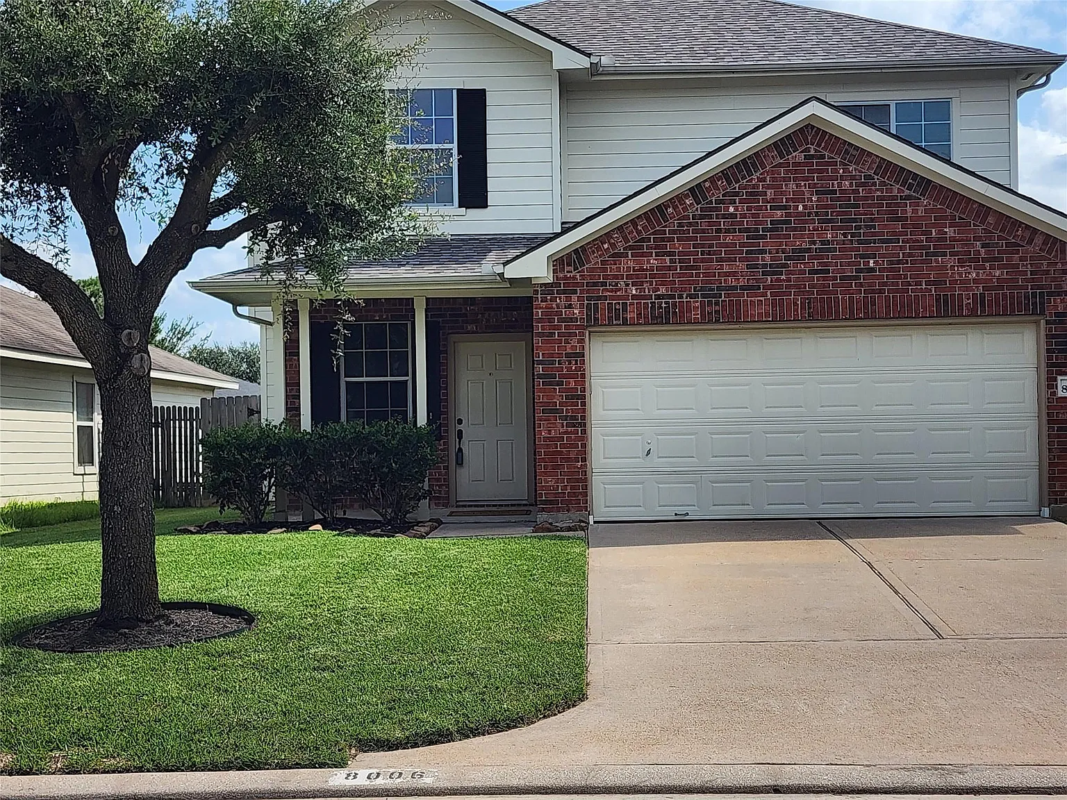 3 bed, 2.5 bath, 1902 sqft, $2,350 — Photo 1
