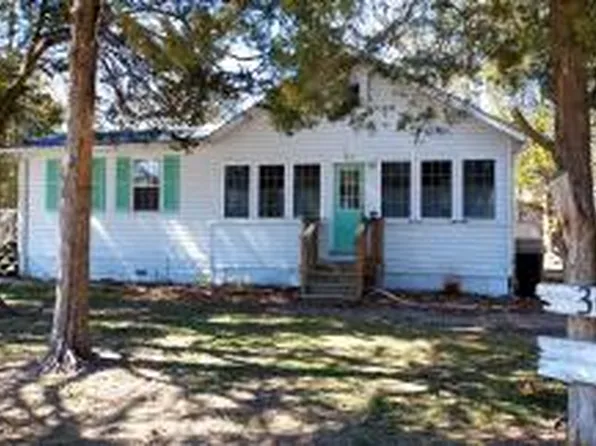 3094 Lighthouse Blvd, Lusby, MD 20657