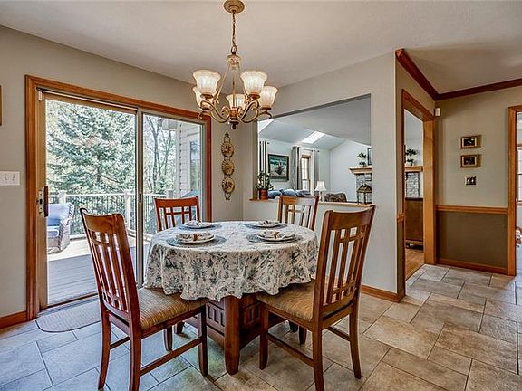 4th image of 181 Village Dr