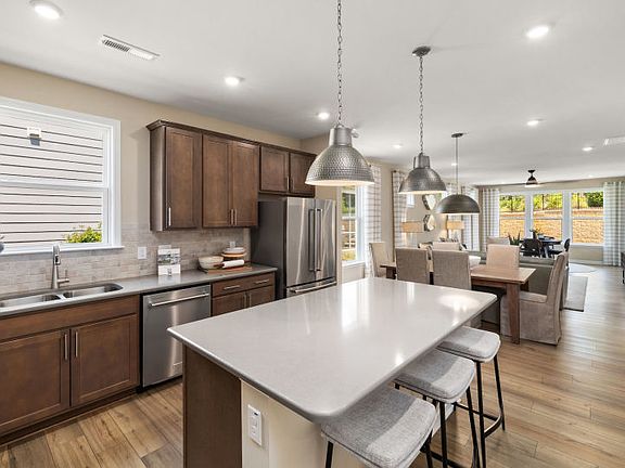 Beautiful Spacious Kitchen with Large Island