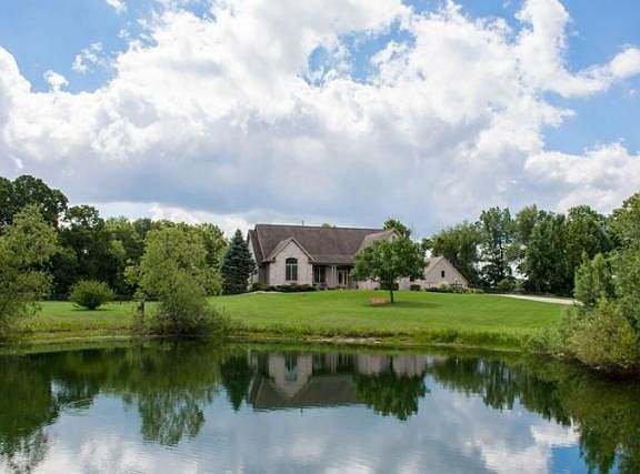 2nd image of 29548 Crystal Lake Ct