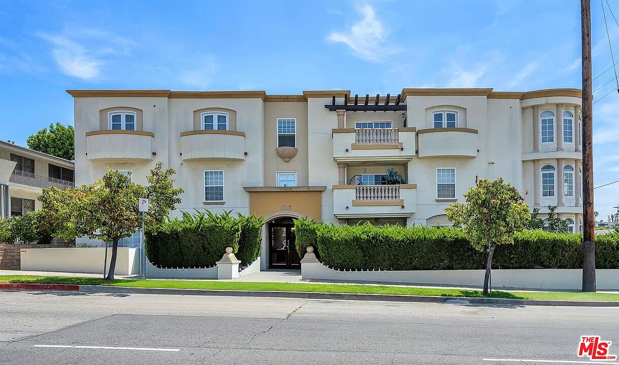 2 bed, 2.0 bath, 1100 sqft, $3,500 — Photo 1