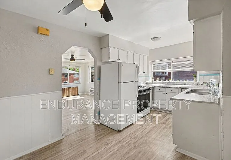 629 Maple Dr #4 — Photo 5
