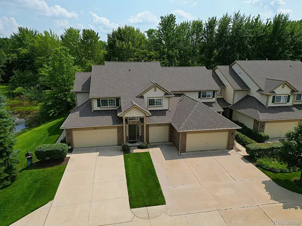 330 N Vista, Auburn Hills, MI 48326