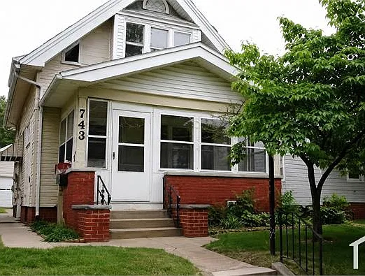 743 Lodge Ave