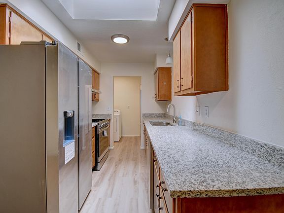5th image of 12517 Monarch Dr NE