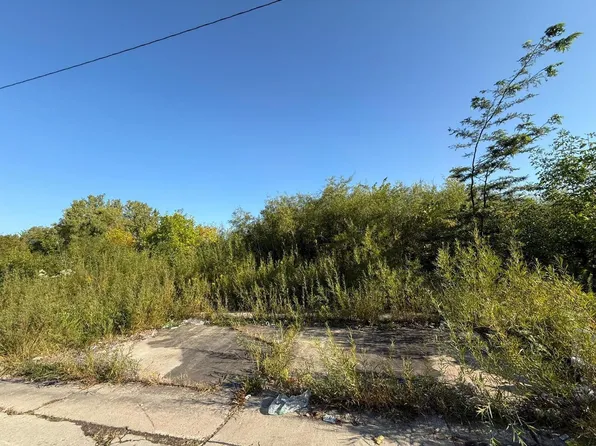 9622 West ALLYN STREET, Milwaukee, WI 53224