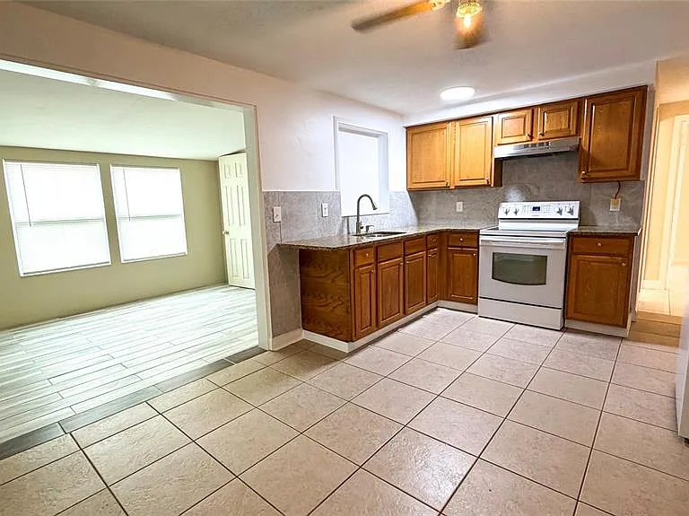 4102 Highland Loop — Photo 6