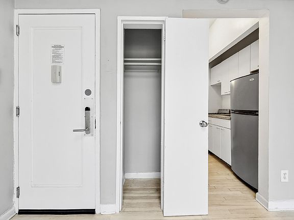 3rd image of 306 E 89th St APT 4A