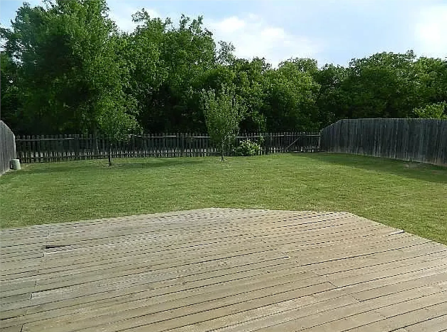Three Bedroom in Mustang School District on One Acre. — Photo 2