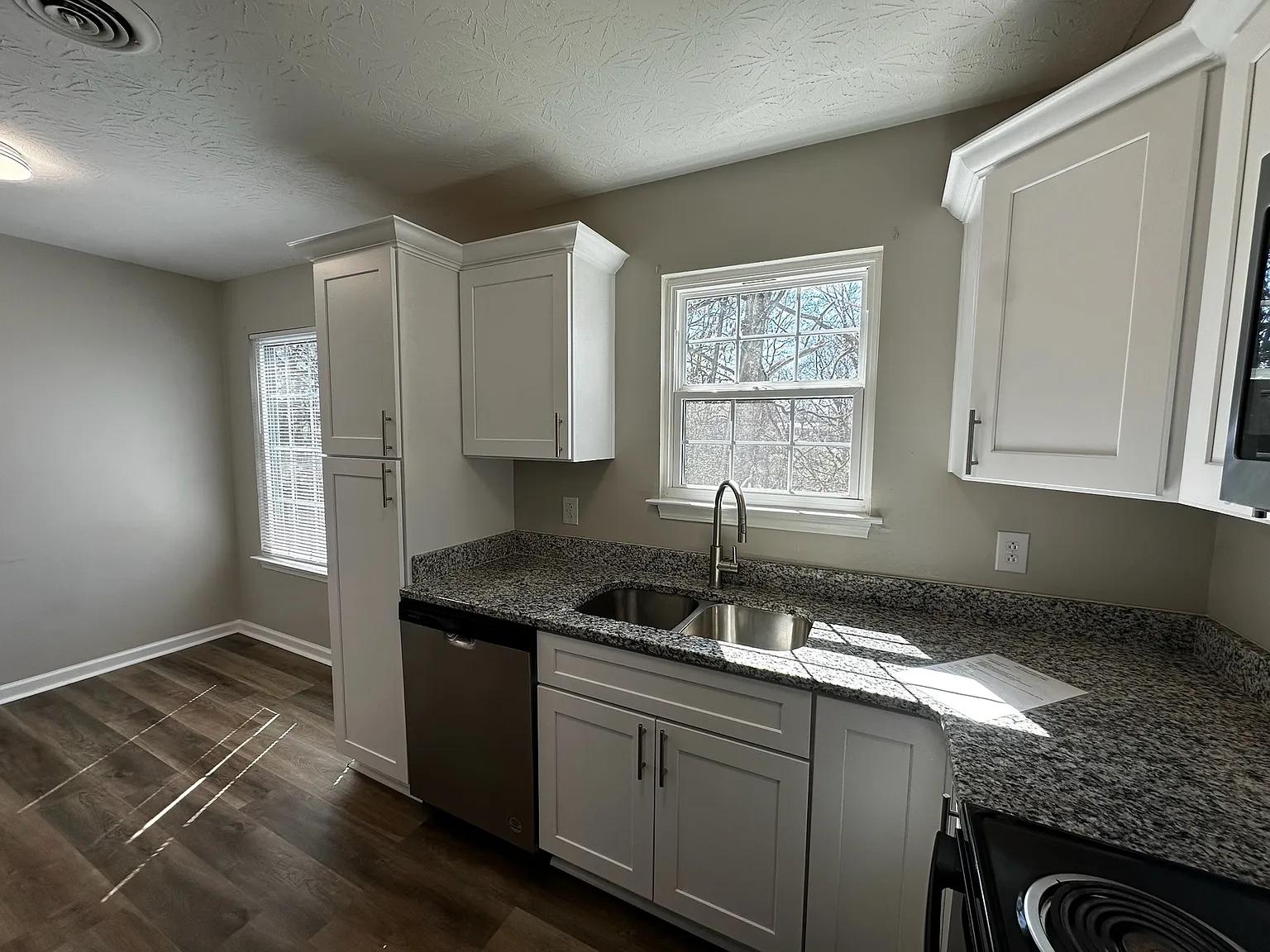 2 bed, 800 sqft, $1,450 — Photo 4