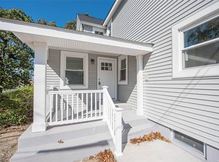 76 Amity St APT 2, Patchogue, NY 11772