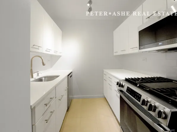 220 East 65th Street image 5 of 24