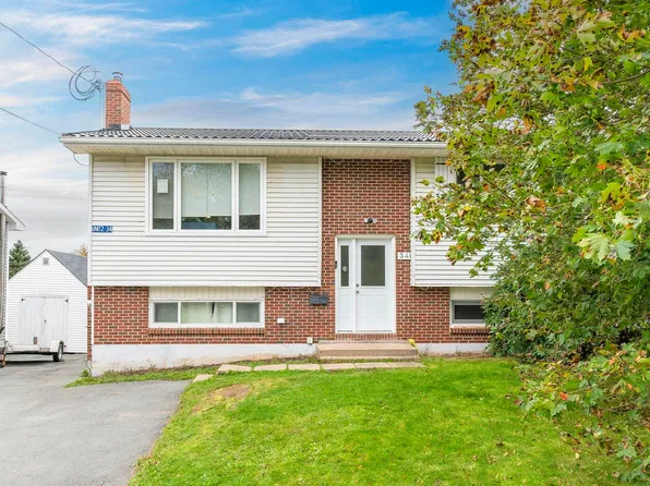 34 Nausett Cres, Dartmouth, NS B2W 5A3