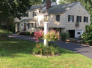 140 Pilgrim Ln, Stratford, CT 06614