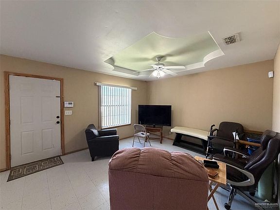 5th image of 1009 W Starr Ave