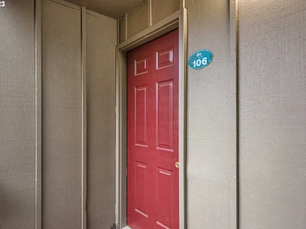 4 Touchstone Ter Unit 106, Lake Oswego, OR 97035