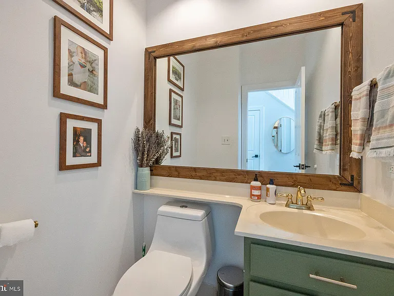 7017 Helmsdale Ct — Photo 11