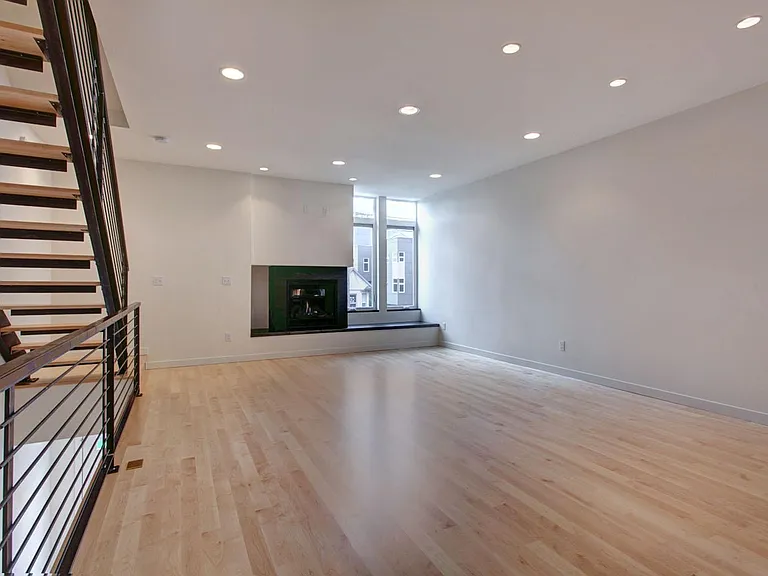 2236 NW 64th St #B — Photo 8