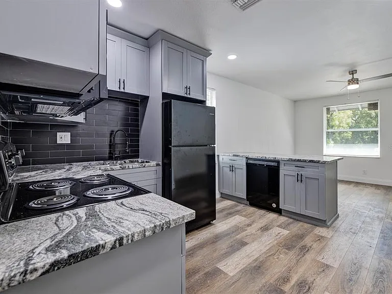 736 Jackson St N #2 — Photo 9