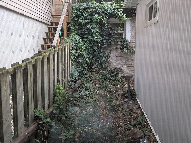 264A Hastings Ave #MAIN — Photo 17