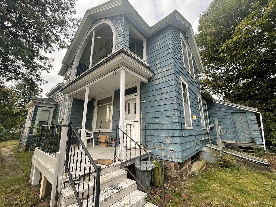 1st image of 300 W C St