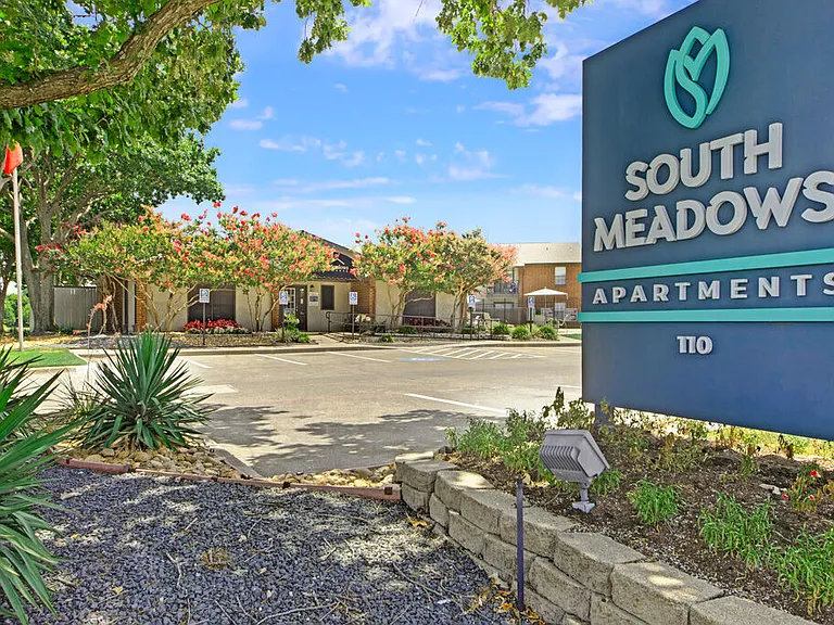 South Meadows Apartments — Photo 2