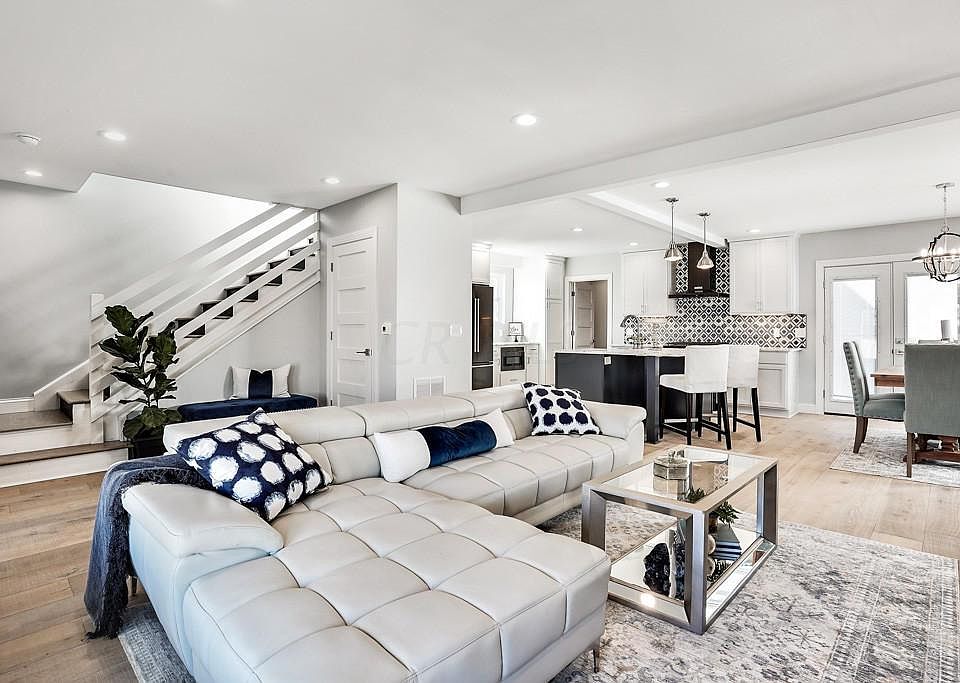 1st image of 275 Greenwood Ave