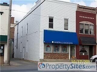 1st image of 140 W Main St